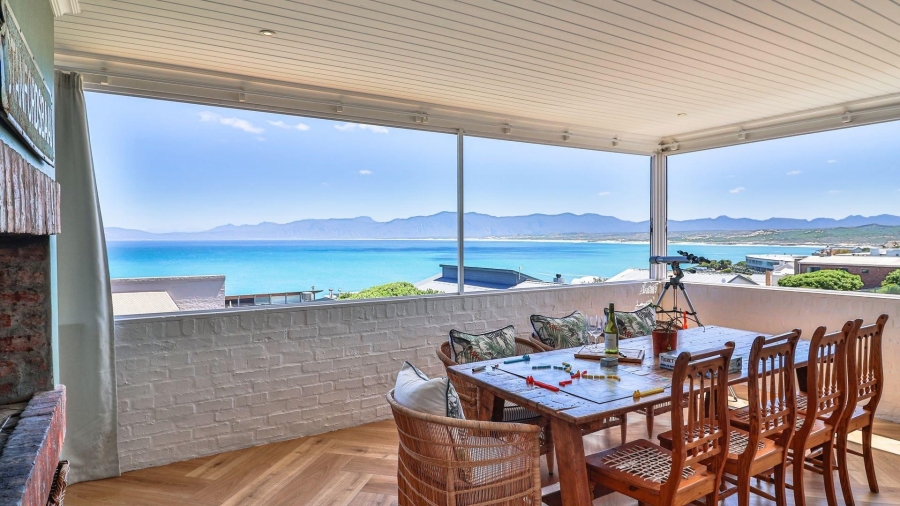 4 Bedroom Property for Sale in De Kelders Western Cape